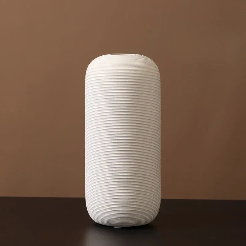 Vase Blanc en Céramique – Design Moderne et Épuré