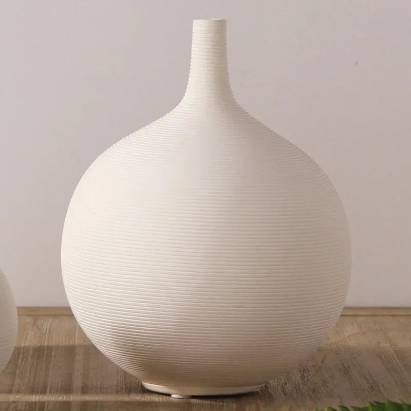 Vase Blanc en Céramique – Design Moderne et Épuré